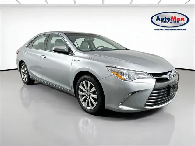 2016 Toyota Camry XLE Hybrid's photo