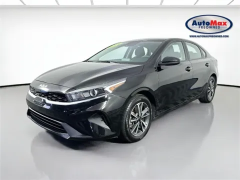 More photos of 2023 Kia Forte LXS at AutoMax Preowned Framingham, MA