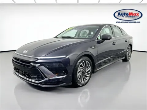 More photos of 2024 Hyundai Sonata Hybrid Limited at AutoMax Preowned Framingham, MA