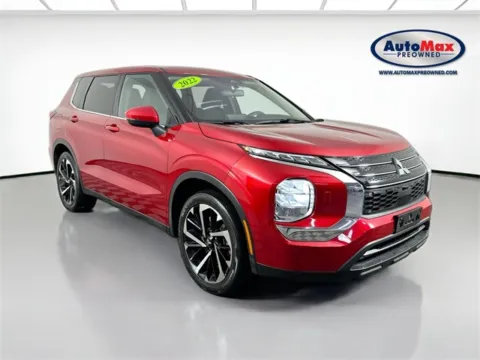 Red 2022 Mitsubishi Outlander ES for sale in Framingham, MA