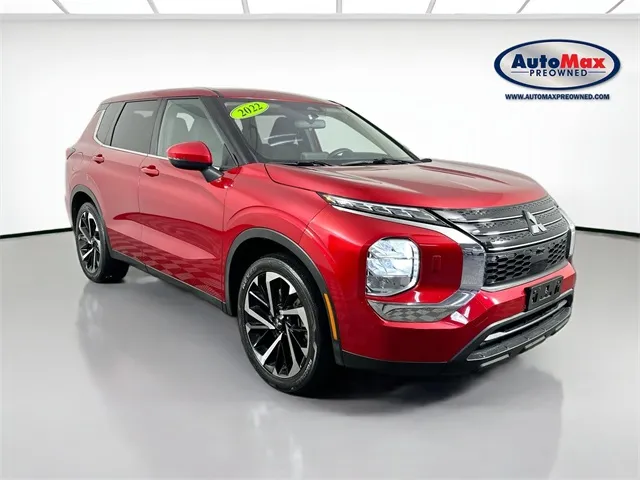 Red 2022 Mitsubishi Outlander ES for sale in Framingham, MA
