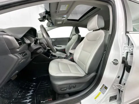 More photos of 2022 Hyundai Ioniq Plug-In Hybrid Limited at AutoMax Preowned Framingham, MA