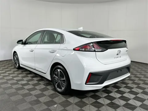 More photos of 2022 Hyundai Ioniq Plug-In Hybrid Limited at AutoMax Preowned Framingham, MA