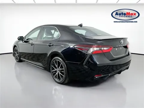 More photos of 2021 Toyota Camry SE at AutoMax Preowned Framingham, MA