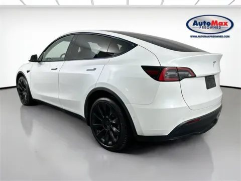 More photos of 2022 Tesla Model Y Long Range at AutoMax Preowned Framingham, MA