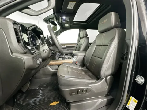 More photos of 2023 Chevrolet Silverado 1500 High Country at AutoMax Preowned Framingham, MA