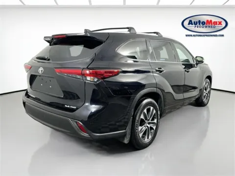 Photos of 2022 Toyota Highlander XLE for sale in Framingham, MA at AutoMax Preowned Framingham