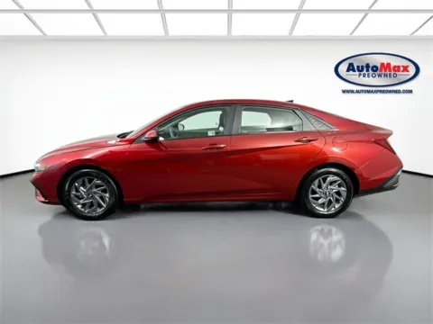 More photos of 2024 Hyundai Elantra SEL at AutoMax Preowned Framingham, MA