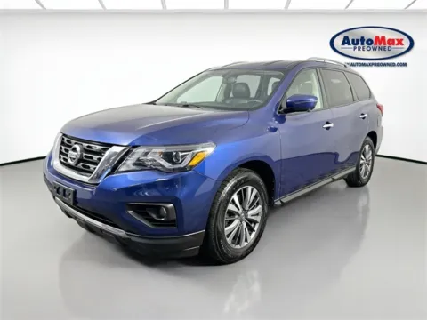 More photos of 2018 Nissan Pathfinder SL at AutoMax Preowned Framingham, MA