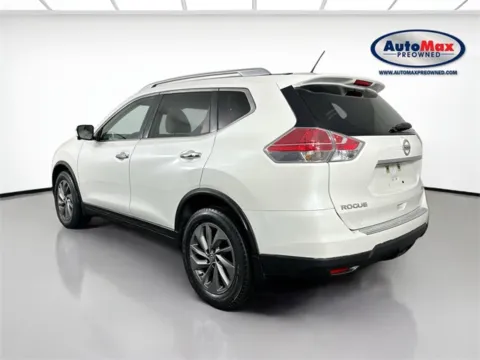 More photos of 2016 Nissan Rogue SL at AutoMax Preowned Framingham, MA