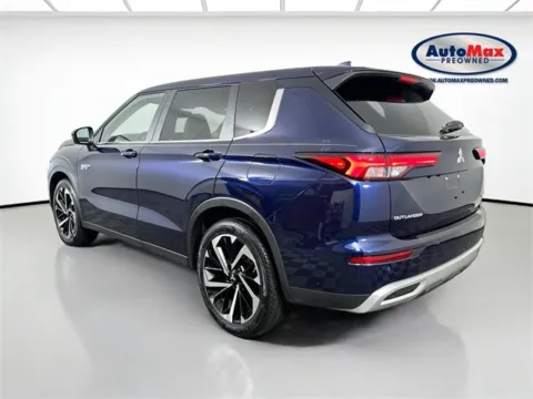 More photos of 2023 Mitsubishi Outlander PHEV SE at AutoMax Preowned Framingham, MA