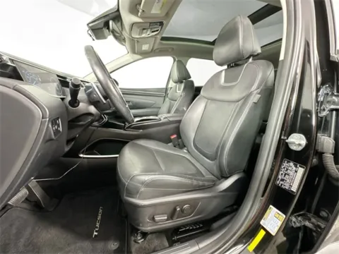 More photos of 2022 Hyundai Tucson Plug-In Hybrid Limited at AutoMax Preowned Framingham, MA