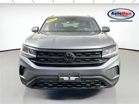 Photos of 2022 Volkswagen Atlas Cross Sport 3.6L V6 SE w/Technology for sale in Framingham, MA at AutoMax Preowned Framingham