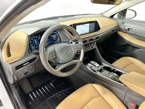 More photos of 2022 Hyundai Sonata Hybrid Limited at AutoMax Preowned Framingham, MA
