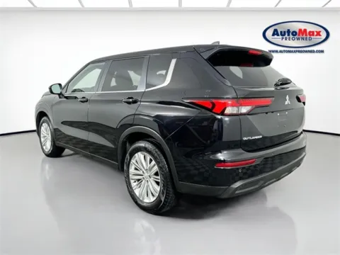 More photos of 2024 Mitsubishi Outlander ES at AutoMax Preowned Framingham, MA