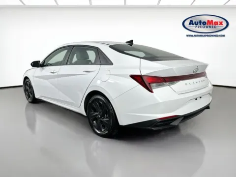 More photos of 2021 Hyundai Elantra SEL at AutoMax Preowned Framingham, MA
