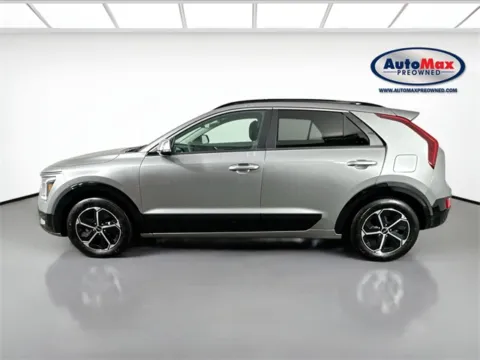 More photos of 2023 Kia Niro SX at AutoMax Preowned Framingham, MA