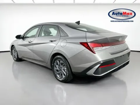 More photos of 2024 Hyundai Elantra SEL at AutoMax Preowned Framingham, MA