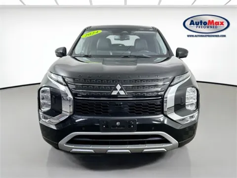 Photos of 2024 Mitsubishi Outlander SE for sale in Framingham, MA at AutoMax Preowned Framingham