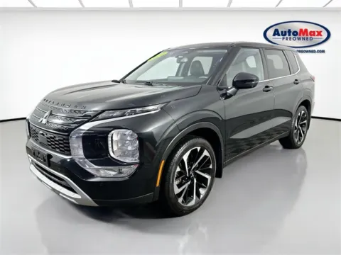 Another view of 2024 Mitsubishi Outlander SE for sale in Framingham, MA at AutoMax Preowned Framingham