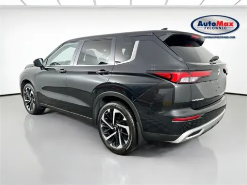 More photos of 2024 Mitsubishi Outlander SE at AutoMax Preowned Framingham, MA