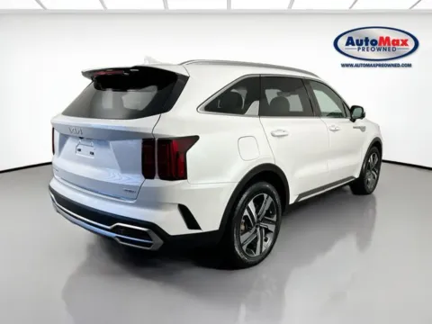 Photos of 2023 Kia Sorento Plug-In Hybrid SX Prestige for sale in Framingham, MA at AutoMax Preowned Framingham
