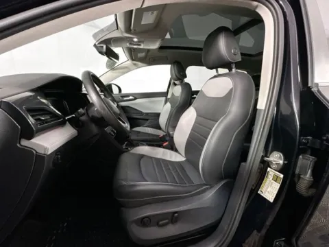 More photos of 2022 Volkswagen Taos 1.5T SEL at AutoMax Preowned Framingham, MA