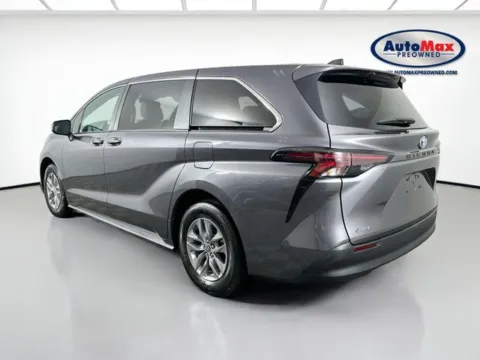 More photos of 2025 Toyota Sienna LE at AutoMax Preowned Framingham, MA