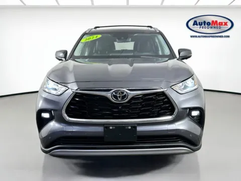 Photos of 2024 Toyota Highlander Platinum for sale in Framingham, MA at AutoMax Preowned Framingham