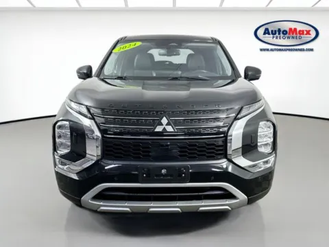 More photos of 2024 Mitsubishi Outlander SE at AutoMax Preowned Framingham, MA