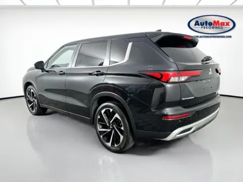 More photos of 2024 Mitsubishi Outlander SE at AutoMax Preowned Framingham, MA