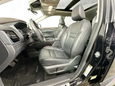 More photos of 2023 Nissan Rogue SL at AutoMax Preowned Framingham, MA