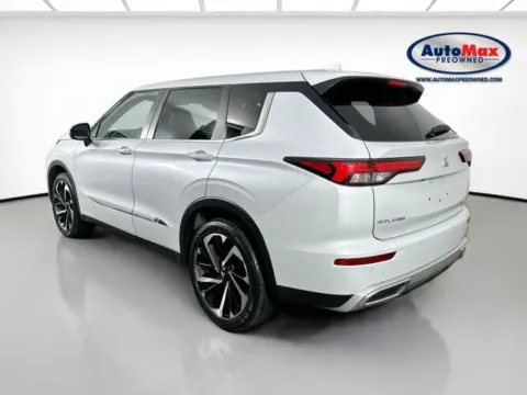 More photos of 2022 Mitsubishi Outlander Black Edition at AutoMax Preowned Framingham, MA