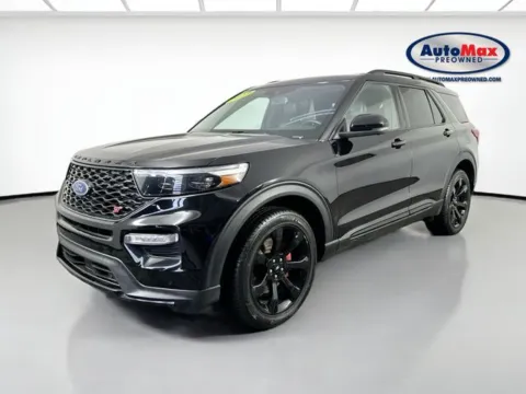 More photos of 2023 Ford Explorer ST at AutoMax Preowned Framingham, MA