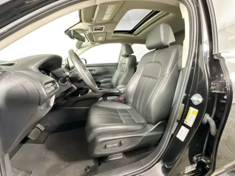 More photos of 2025 Honda HR-V EX-L at AutoMax Preowned Framingham, MA