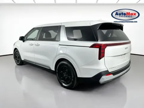 More photos of 2025 Kia Carnival LXS at AutoMax Preowned Framingham, MA