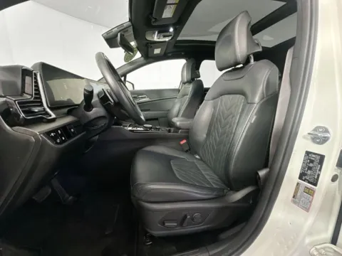 More photos of 2023 Kia Sportage Plug-In Hybrid X-Line at AutoMax Preowned Framingham, MA