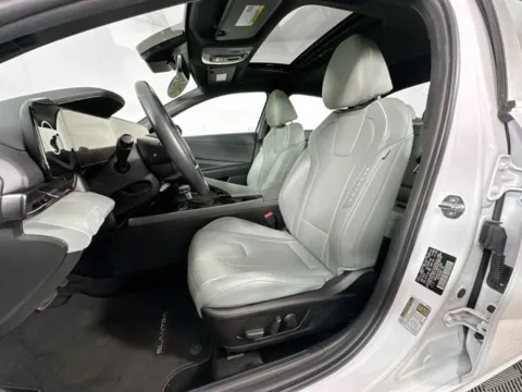 More photos of 2024 Hyundai Elantra Hybrid Limited at AutoMax Preowned Framingham, MA