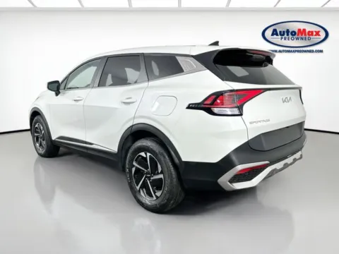 More photos of 2023 Kia Sportage Hybrid LX at AutoMax Preowned Framingham, MA