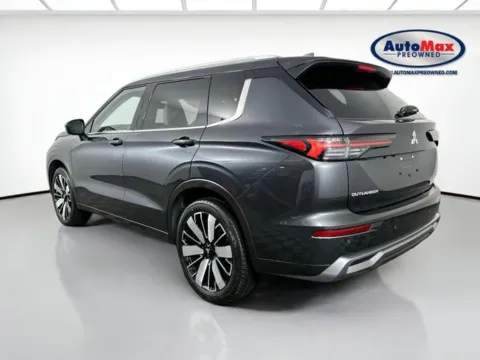 More photos of 2025 Mitsubishi Outlander SEL at AutoMax Preowned Framingham, MA