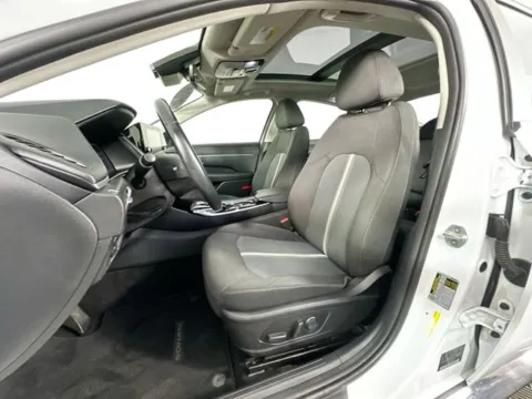 More photos of 2020 Hyundai Sonata SEL at AutoMax Preowned Framingham, MA