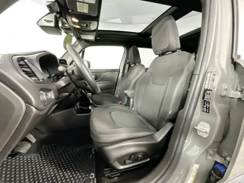 More photos of 2022 Jeep Renegade Altitude at AutoMax Preowned Framingham, MA