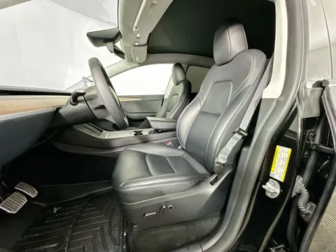 More photos of 2023 Tesla Model Y Long Range at AutoMax Preowned Framingham, MA