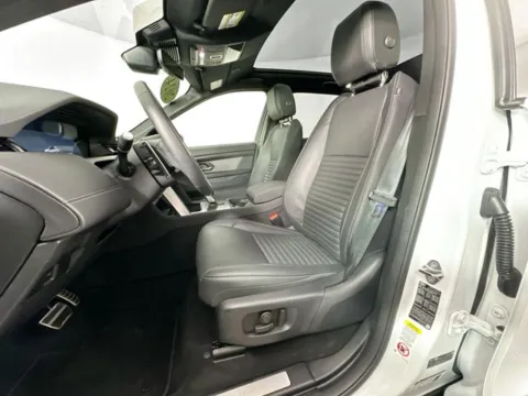 More photos of 2024 Land Rover Discovery Sport SE at AutoMax Preowned Framingham, MA