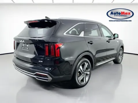 Photos of 2023 Kia Sorento Hybrid EX for sale in Framingham, MA at AutoMax Preowned Framingham