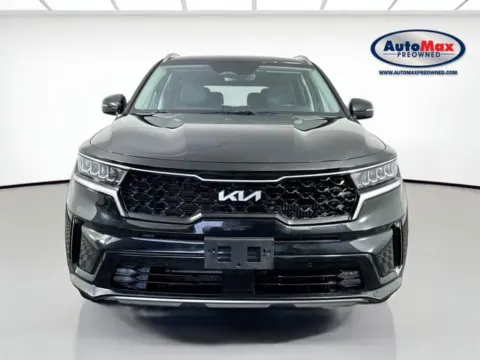 Photos of 2023 Kia Sorento Hybrid EX for sale in Framingham, MA at AutoMax Preowned Framingham
