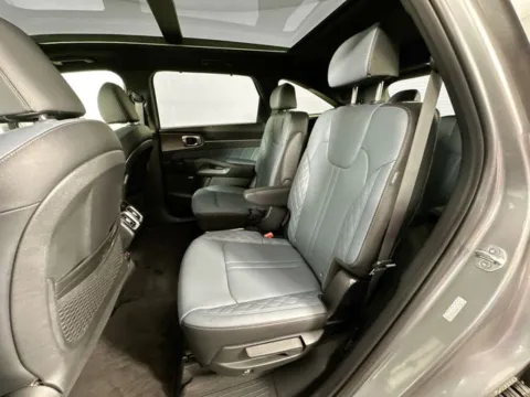 More photos of 2025 Kia Sorento Hybrid SX Prestige at AutoMax Preowned Framingham, MA