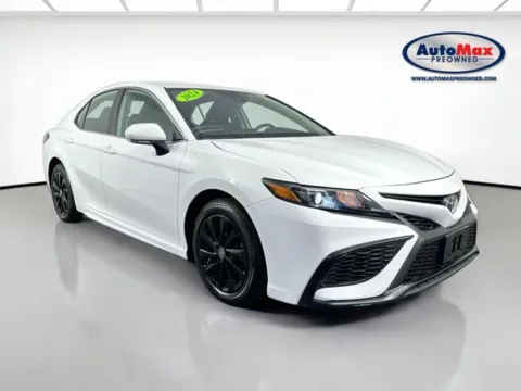 White 2024 Toyota Camry SE for sale in Framingham, MA
