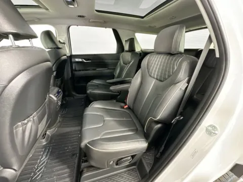 More photos of 2023 Hyundai Palisade Limited at AutoMax Preowned Framingham, MA