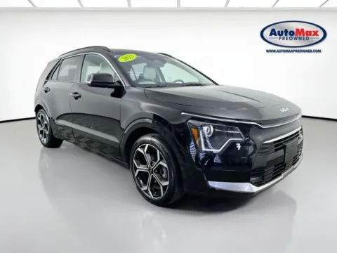 Black 2023 Kia Niro EX Touring for sale in Framingham, MA